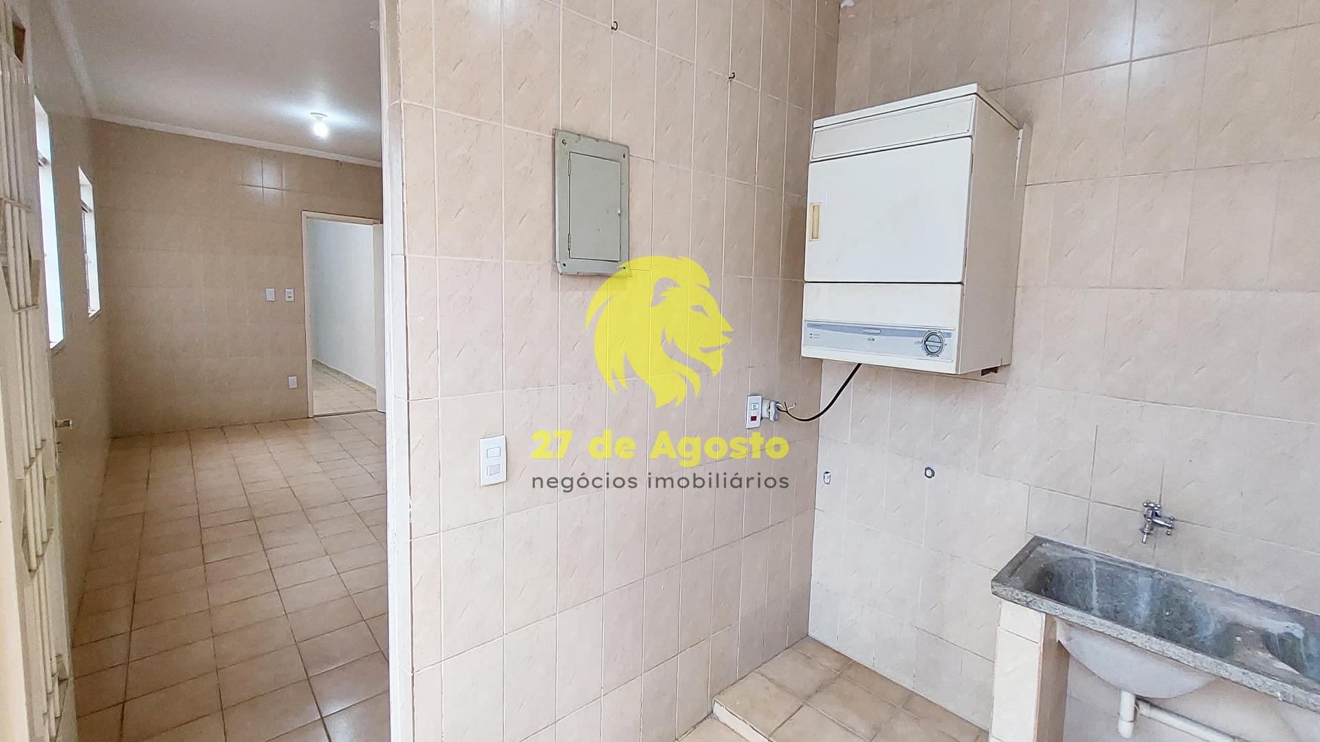 Casa à venda com 3 quartos, 300m² - Foto 34