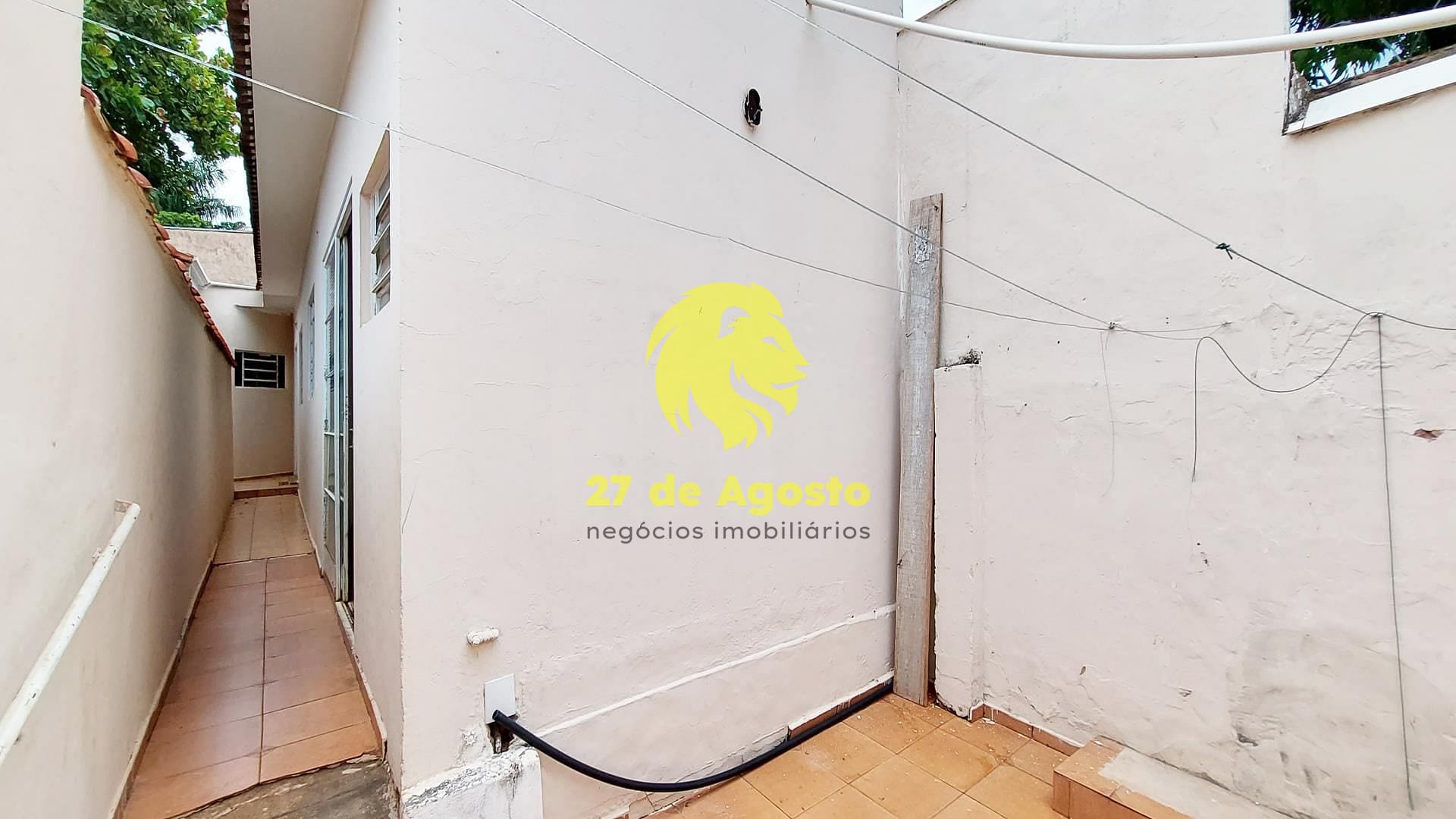 Casa à venda com 3 quartos, 300m² - Foto 36
