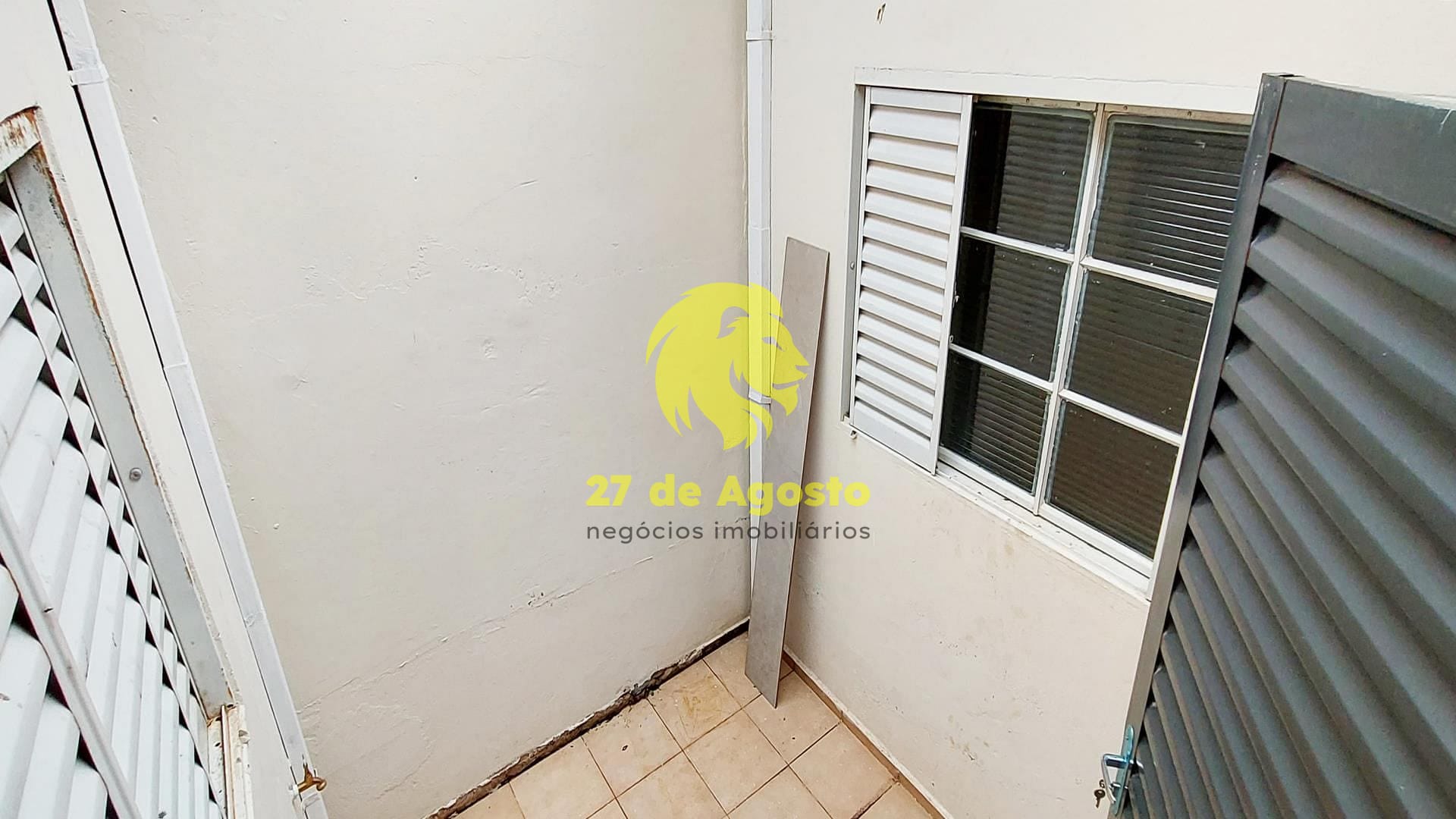 Casa à venda com 3 quartos, 300m² - Foto 23