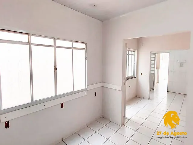 Casa com 500m² 3 quartos e 3 banheiros, à venda, no bairro Centro em Jaú