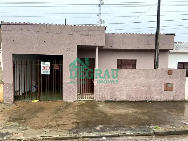 Casa 3 quartos e 1 banheiro, para alugar, no bairro Vila Dom Bosco em Itapeva