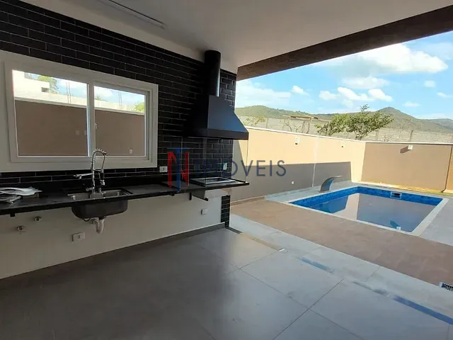 Casa com 360m² 3 quartos e 5 banheiros, à venda, no bairro Jardim dos Pinheiros em Atibaia