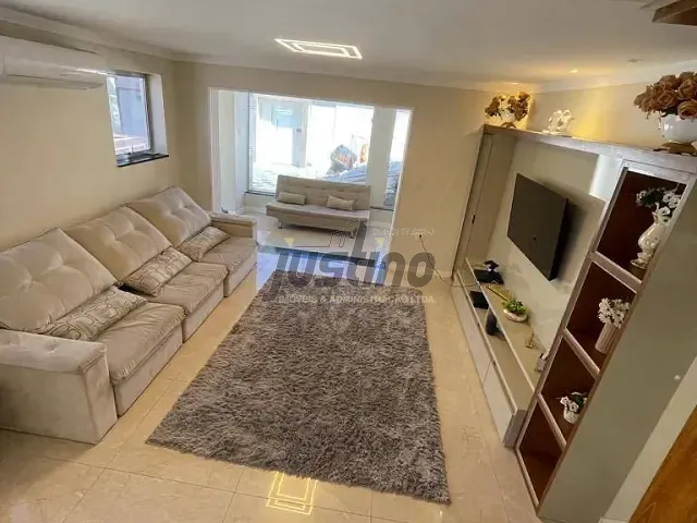 Casa com 768m² 7 quartos e 3 banheiros, à venda, no bairro Balneário Flórida em Praia Grande
