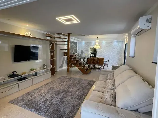 Casa com 768m² 7 quartos e 3 banheiros, à venda, no bairro Balneário Flórida em Praia Grande