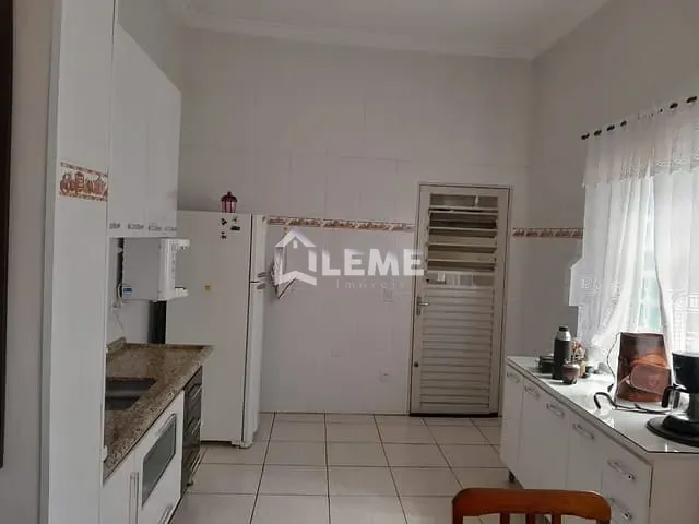 Casa com 174m² 3 quartos e 1 banheiro, à venda, no bairro Aparecida em Mococa