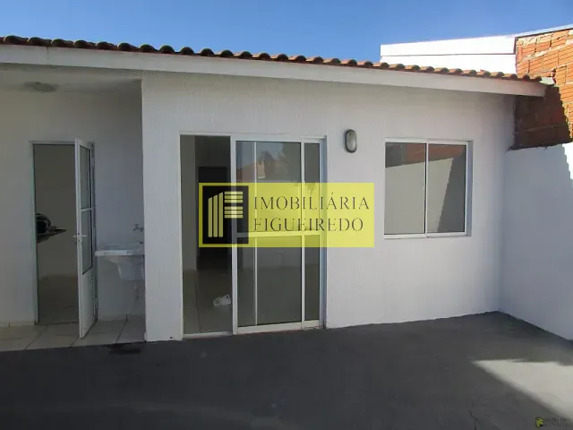 Casa com 46m² 2 quartos e 1 banheiro, para alugar, no bairro Condomínio Residencial Parque da Liberdade II em São José do Rio Preto