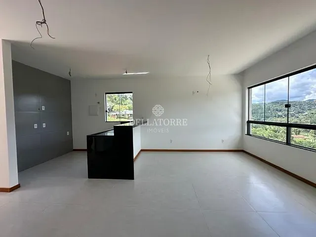 Casa com 131m² 3 quartos e 3 banheiros, à venda, no bairro Golfe em Teresópolis