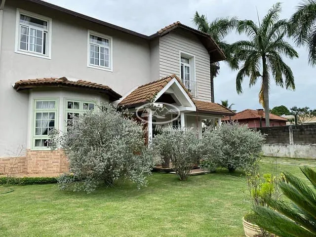 Casa com 1214m² 4 quartos e 4 banheiros, à venda, no bairro Penedo em Itatiaia