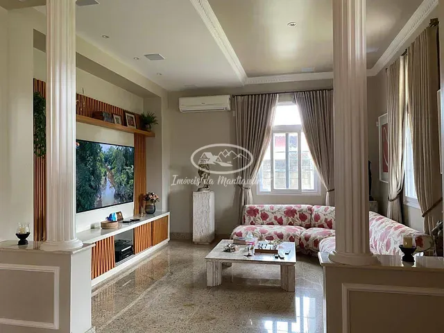 Casa com 1214m² 4 quartos e 4 banheiros, à venda, no bairro Penedo em Itatiaia