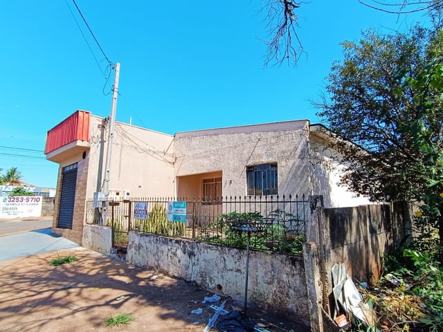Casa com 353m², à venda, no bairro Vila Salomé em Cambé
