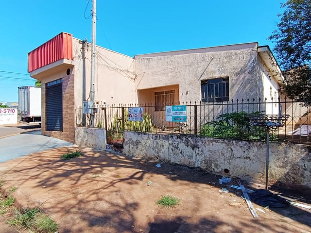 Casa com 353m², à venda, no bairro Vila Salomé em Cambé