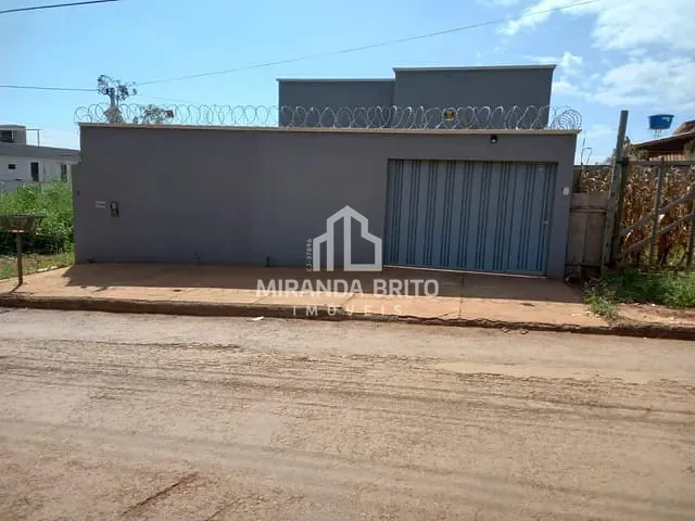 Casa com 180m² 2 quartos e 1 banheiro, à venda, no bairro Setor Central em Hidrolândia