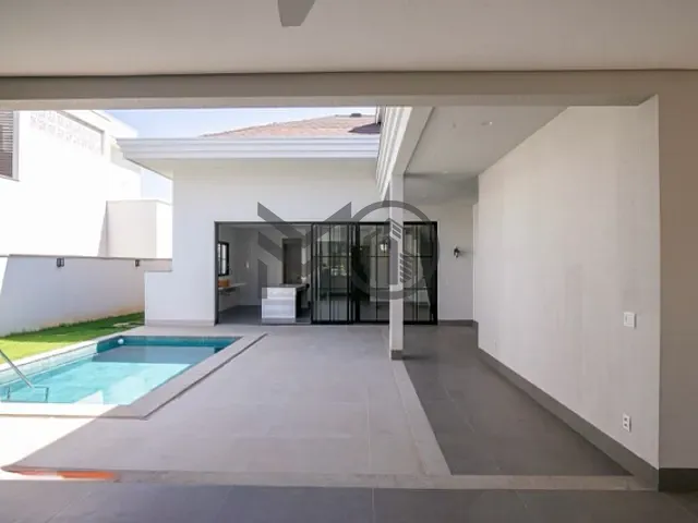 Casa com 720m² 4 quartos e 5 banheiros, à venda, no bairro Jardim Itália em Cuiabá