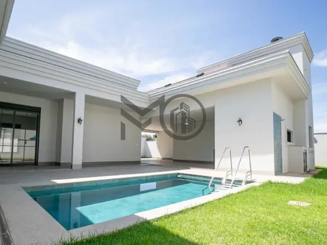 Casa com 720m² 4 quartos e 5 banheiros, à venda, no bairro Jardim Itália em Cuiabá