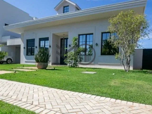 Casa com 720m² 4 quartos e 5 banheiros, à venda, no bairro Jardim Itália em Cuiabá