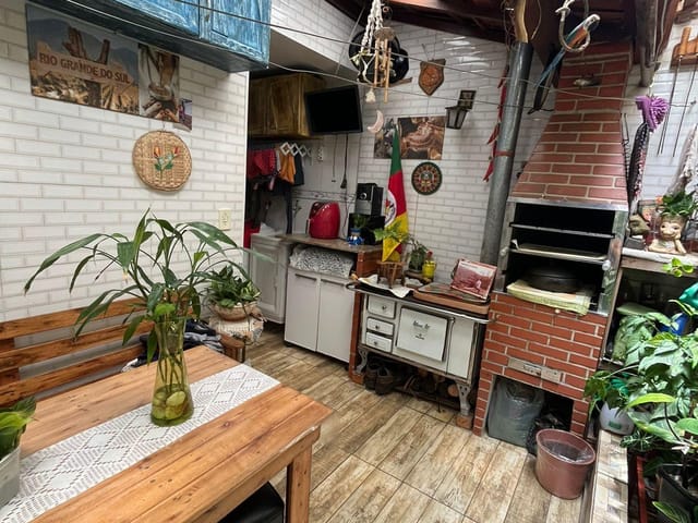 Foto do Casa - Casa geminada, 2 quartos  com armários, área privativa com  telhado colonial, 1 vaga de garagem para carro. No bairro Xangrilá, CONTAGEM, MG | Fifty Imóveis