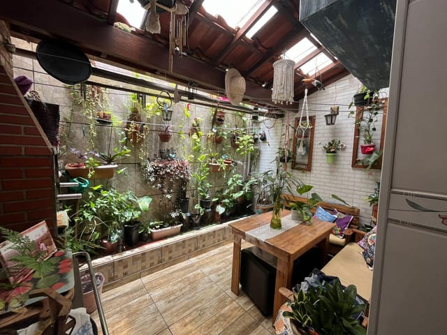 Foto do Casa - Casa geminada, 2 quartos  com armários, área privativa com  telhado colonial, 1 vaga de garagem para carro. No bairro Xangrilá, CONTAGEM, MG | Fifty Imóveis