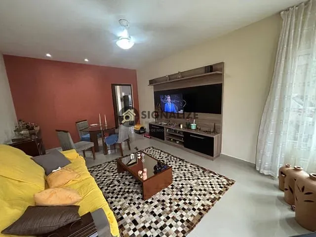 Casa com 300m² 2 quartos e 2 banheiros, à venda, no bairro Peró em Cabo Frio