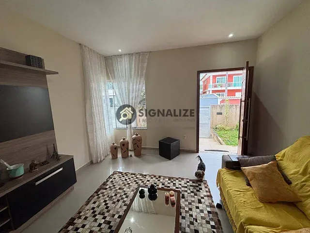 Casa com 300m² 2 quartos e 2 banheiros, à venda, no bairro Peró em Cabo Frio