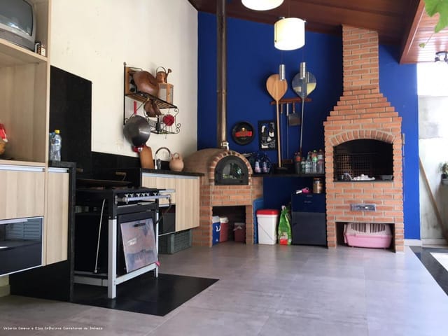 Casa com 418m² 6 quartos e 3 banheiros, à venda, no bairro Jardim das Nações em Taubaté