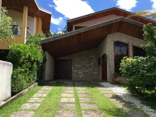 Casa com 418m² 6 quartos e 3 banheiros, à venda, no bairro Jardim das Nações em Taubaté