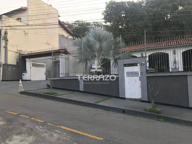 Casa com 1081m² 3 quartos e 3 banheiros, à venda, no bairro Niterói em Volta Redonda