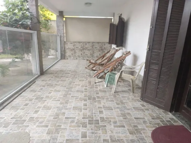 Casa com 450m² 3 quartos e 3 banheiros, à venda ou para alugar, no bairro Ouro Verde em Rio das Ostras