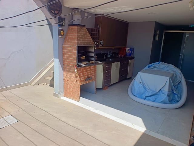 Casa 3 quartos e 2 banheiros, para alugar, no bairro Jardim Santo Elias em São Paulo