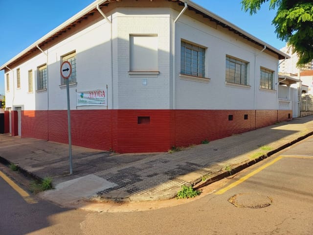 Casa com 440m², para alugar, no bairro Centro em São João da Boa Vista