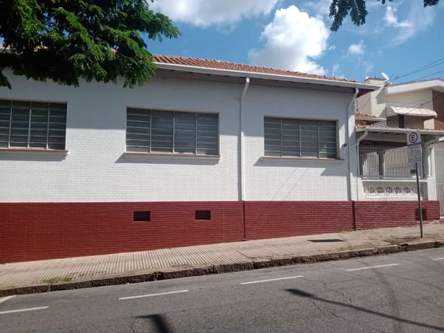 Casa com 440m², para alugar, no bairro Centro em São João da Boa Vista