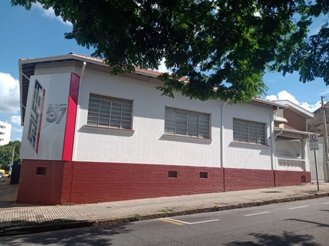 Casa com 440m², para alugar, no bairro Centro em São João da Boa Vista