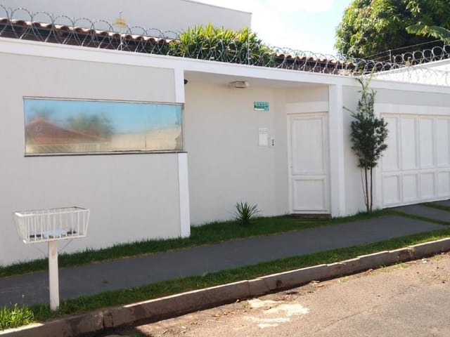 Foto do Casa - Casa com 3 dormitórios à venda, 135 m² por R$ 460.000,00 - Conjunto Frei Eugênio - Uberaba/MG | ZUCATO IMOBILIARIA LTDA