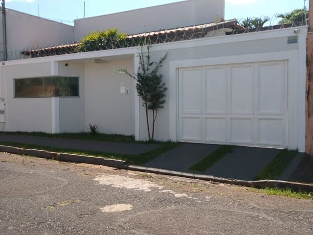 Foto do Casa - Casa com 3 dormitórios à venda, 135 m² por R$ 460.000,00 - Conjunto Frei Eugênio - Uberaba/MG | ZUCATO IMOBILIARIA LTDA