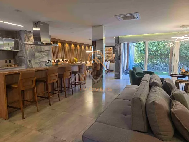 Casa com 300m² 3 quartos e 4 banheiros, à venda, no bairro Areal em Pelotas