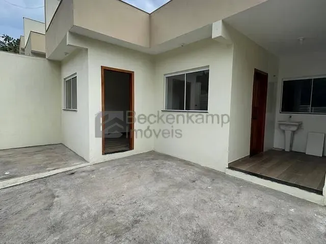 Casa 2 quartos e 1 banheiro, à venda, no bairro Loteamento São Vicente em Barra Mansa