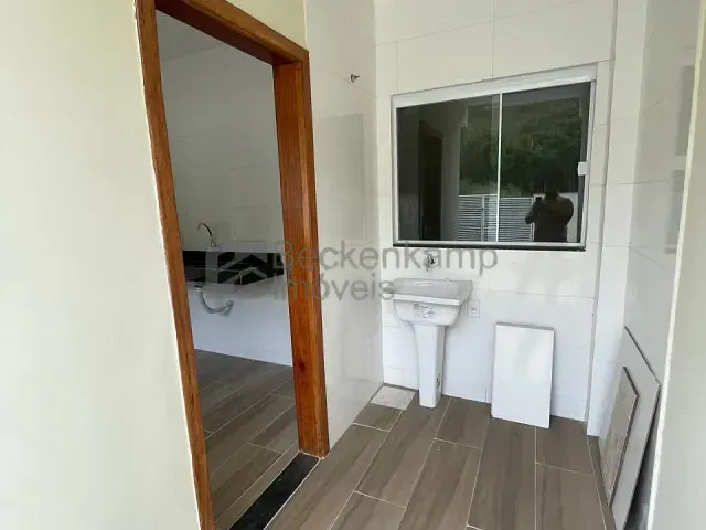 Casa 2 quartos e 1 banheiro, à venda, no bairro Loteamento São Vicente em Barra Mansa