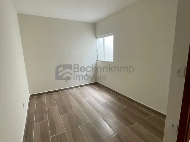 Casa 2 quartos e 1 banheiro, à venda, no bairro Loteamento São Vicente em Barra Mansa