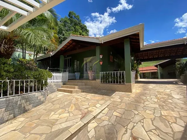 Casa com 718m² 5 quartos e 3 banheiros, à venda, no bairro Jardim Alvorada em Piracaia