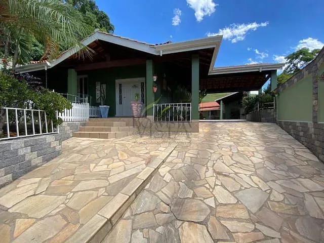 Casa com 718m² 5 quartos e 3 banheiros, à venda, no bairro Jardim Alvorada em Piracaia
