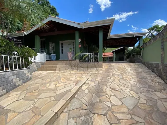 Casa com 718m² 5 quartos e 3 banheiros, à venda, no bairro Jardim Alvorada em Piracaia