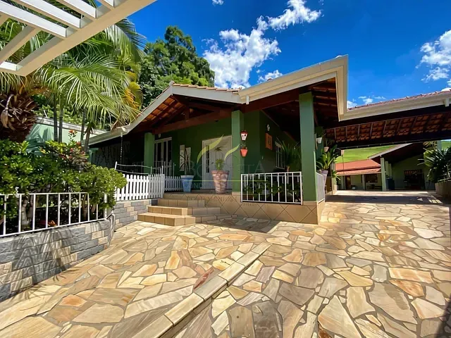 Casa com 718m² 5 quartos e 3 banheiros, à venda, no bairro Jardim Alvorada em Piracaia