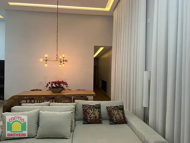 Casa com 360m² 3 quartos e 3 banheiros, à venda, no bairro Residencial Gaudi em Anápolis