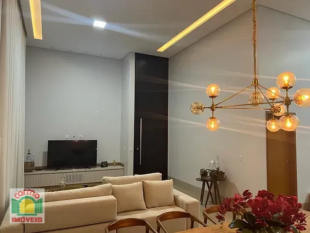 Casa com 360m² 3 quartos e 3 banheiros, à venda, no bairro Residencial Gaudi em Anápolis