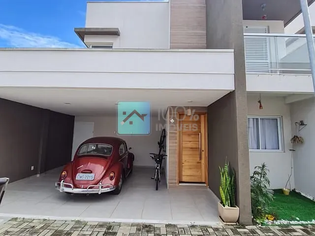 Casa com 240m² 3 quartos e 5 banheiros, à venda, no bairro Jardim Uira em São José dos Campos