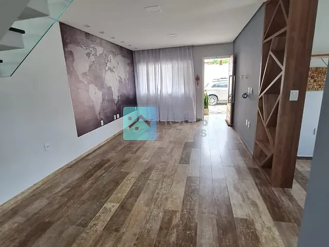 Casa com 240m² 3 quartos e 5 banheiros, à venda, no bairro Jardim Uira em São José dos Campos