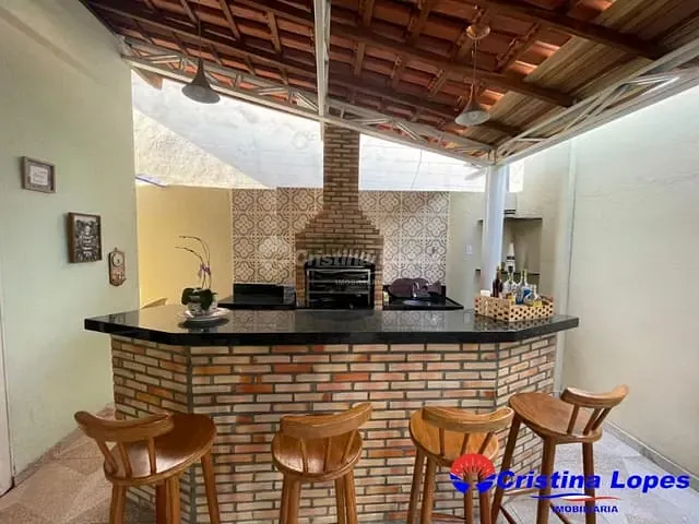Casa com 153m² 4 quartos e 1 banheiro, à venda, no bairro Cristo Rei em Teresina