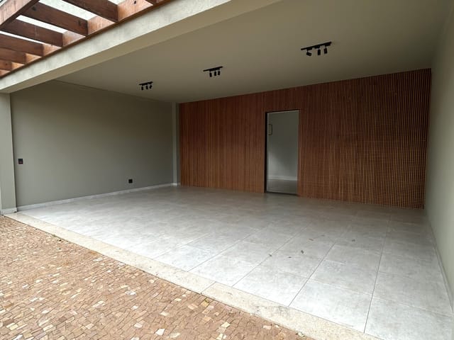 Casa com 392m² 3 quartos e 4 banheiros, à venda, no bairro Chácara Espraiado em Franca