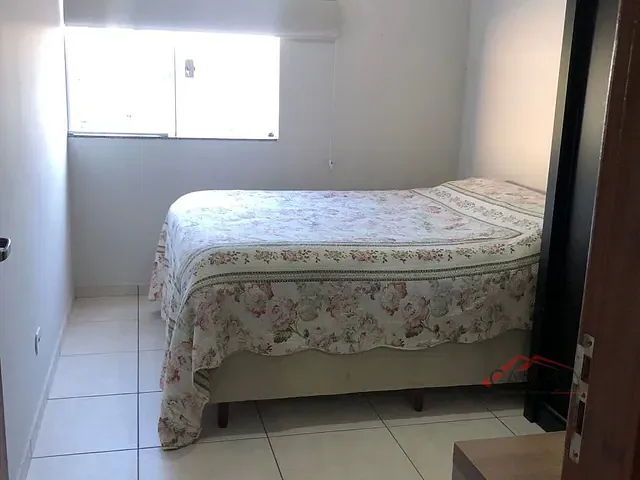 Casa 2 quartos e 1 banheiro, à venda, no bairro Residencial Araucária em Apucarana