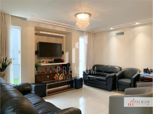 Casa com 315m² 4 quartos e 4 banheiros, à venda, no bairro CHAPADA em PONTA GROSSA