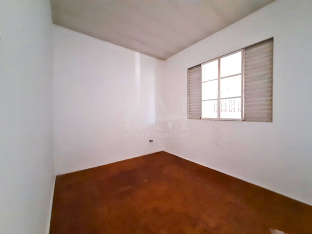 Casa 2 quartos e 1 banheiro, para alugar, no bairro Jardim Samambaia em Jaguariaíva